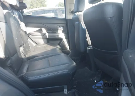 2017 Mitsubishi Outlander Sel z USA, uszkodzony, nr VIN JA4AD3A38HZ015978